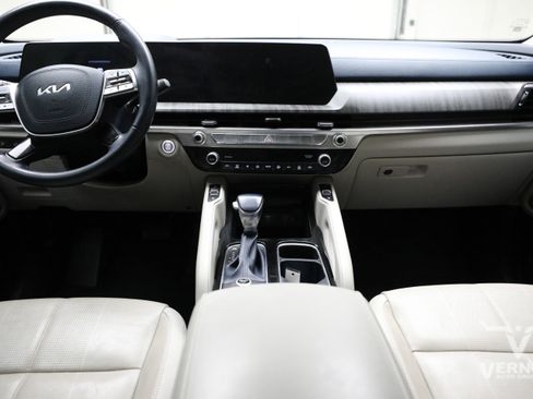 Used 2024 Kia Telluride EX w/ EX Captain's Chair Package FWD image 13