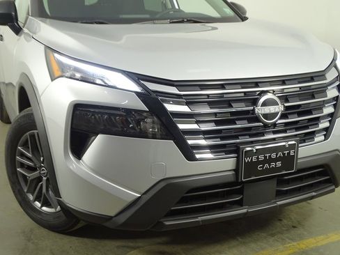 Used 2024 Nissan Rogue S image 41