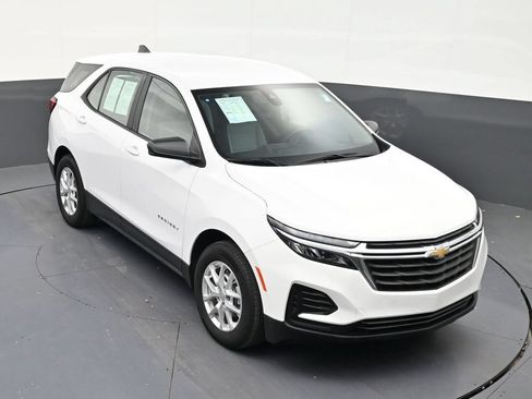 Used 2024 Chevrolet Equinox LS FWD image 19