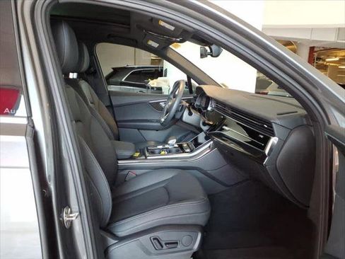 Certified 2025 Audi Q7 3.0T Premium w/ Convenience Package image 21