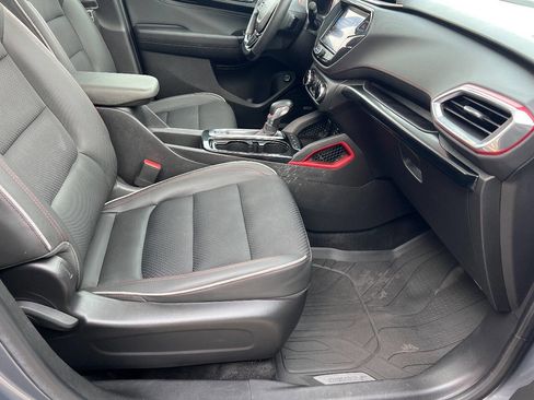 Used 2022 Chevrolet TrailBlazer RS w/ Sun and Liftgate Package image 18