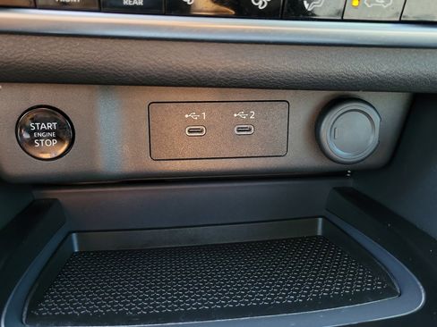 Certified 2024 Nissan Rogue SV FWD image 28