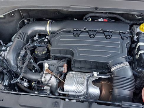 Used 2023 Jeep Renegade Latitude image 9