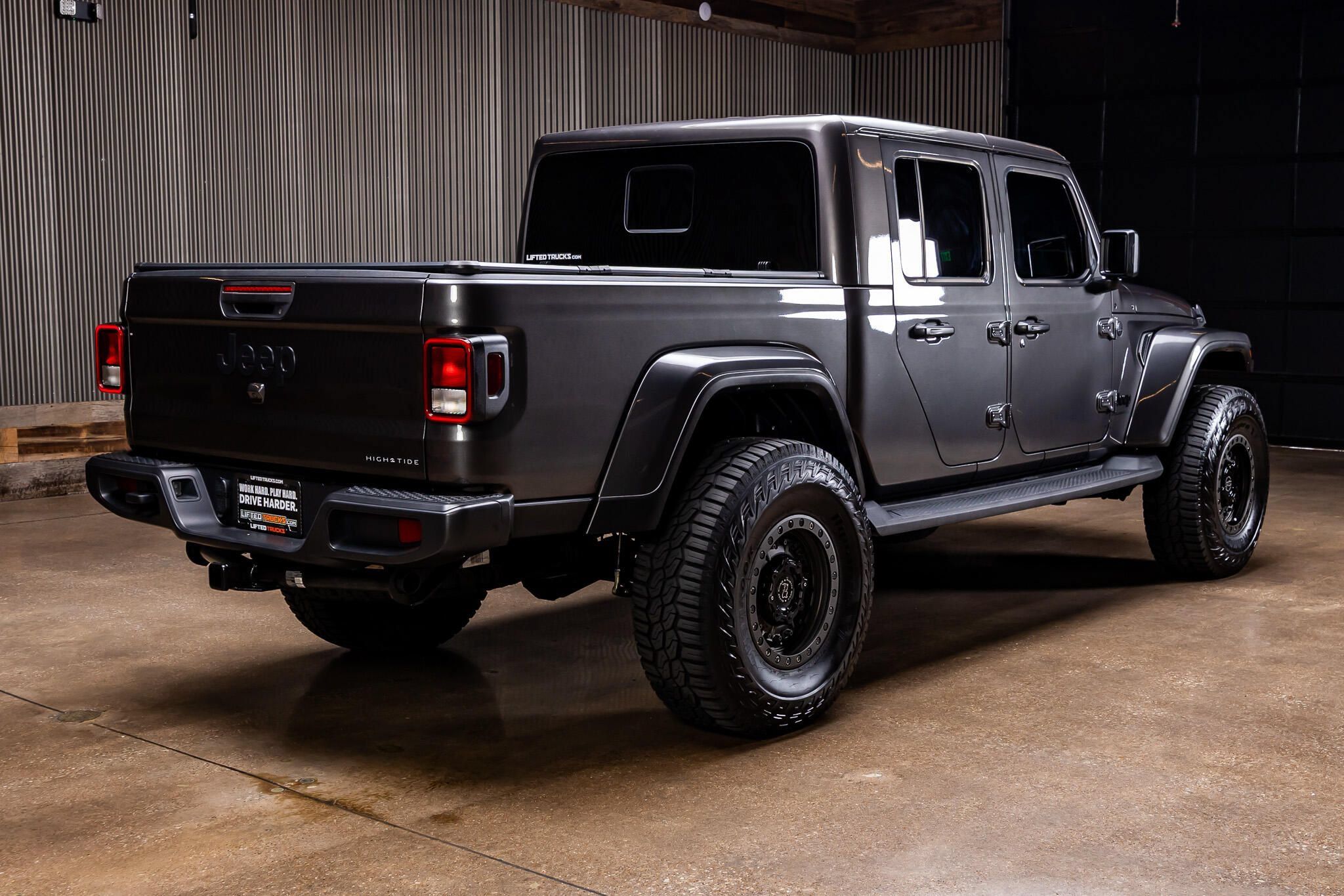 Used 2025 Jeep Gladiator Sport AWD/4WD image 9