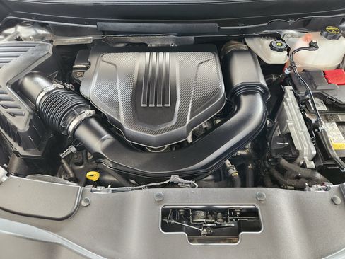 Used 2025 Chevrolet Traverse LT FWD image 34