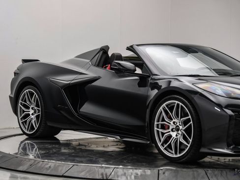 Used 2024 Chevrolet Corvette Z06 RWD image 33