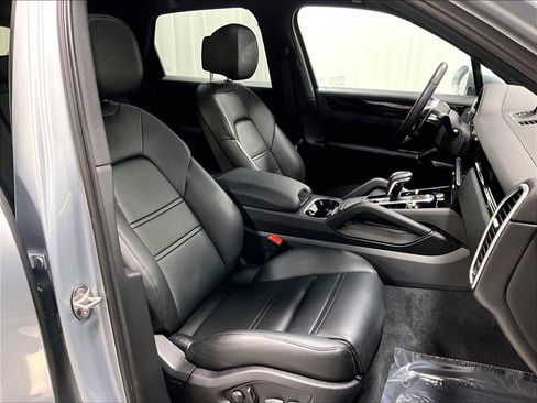 Used 2023 Porsche Cayenne image 29