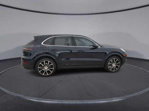 Used 2023 Porsche Cayenne AWD/4WD image 9