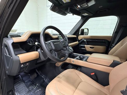 Used 2025 Land Rover Defender 110 X-Dynamic SE AWD/4WD image 29