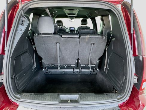 Used 2019 Dodge Grand Caravan GT image 17