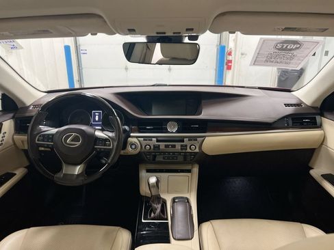 Used 2018 Lexus ES 350 w/ Navigation System Package FWD image 10