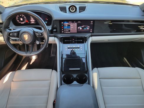 Certified 2024 Porsche Panamera image 12