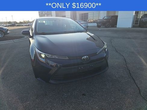 Used 2024 Toyota Corolla LE image 4