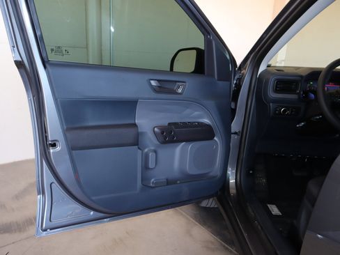 New 2025 Ford Maverick XL image 32