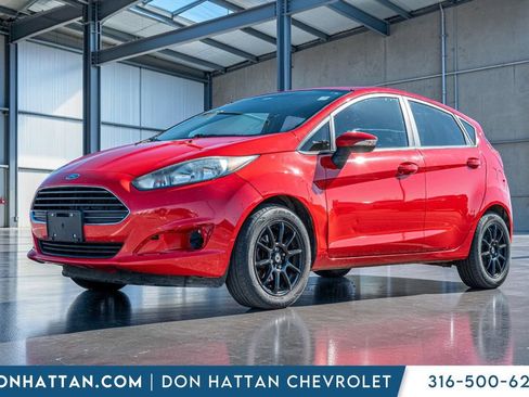 Used 2015 Ford Fiesta SE image 1