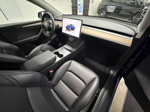 Used 2023 Tesla Model Y Long Range image 18