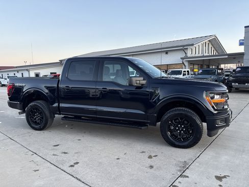 Used 2025 Ford F150 XLT w/ Equipment Group 301A Standard image 3
