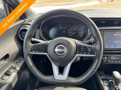 Used 2023 Nissan Kicks SR w/ SR Premium Package FWD image 18