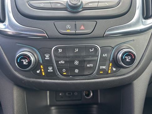 Used 2024 Chevrolet Equinox LT image 20