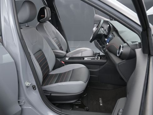 Used 2023 Nissan Kicks SR w/ SR Premium Package FWD image 25