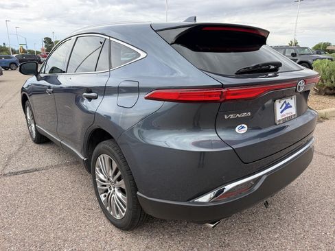 Used 2021 Toyota Venza XLE w/ Softex Package AWD/4WD image 4