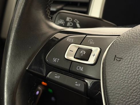 Used 2018 Volkswagen Atlas SEL Premium AWD/4WD image 17