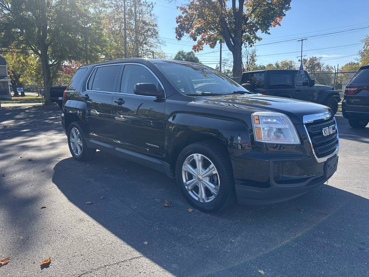 Used 2017 GMC Terrain SLE AWD/4WD image 1