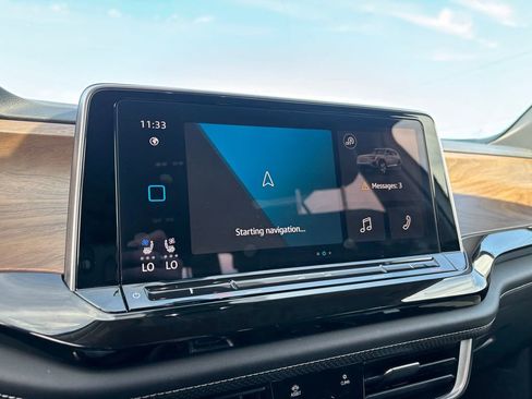 Used 2025 Volkswagen Atlas SE image 20