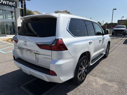 Used 2020 Lexus LX 570 4WD w/ Luxury Package image 7