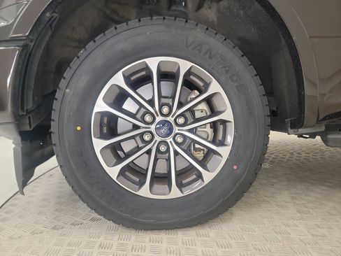 Used 2018 Ford F150 XLT w/ Equipment Group 302A Luxury RWD image 10