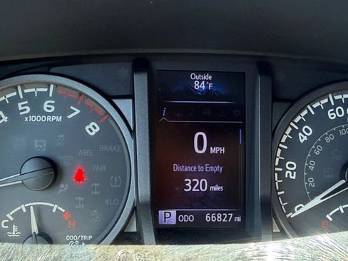 Used 2018 Toyota Tacoma TRD Off-Road w/ TRD Premium Off Road Package AWD/4WD image 17