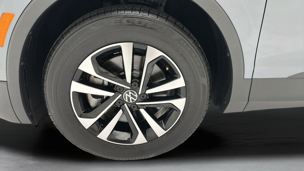 Used 2023 Volkswagen Tiguan S FWD image 9