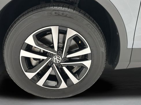 Used 2023 Volkswagen Tiguan S FWD image 9