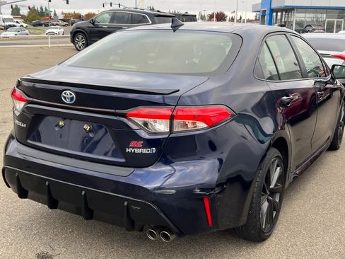 Used 2023 Toyota Corolla SE image 2