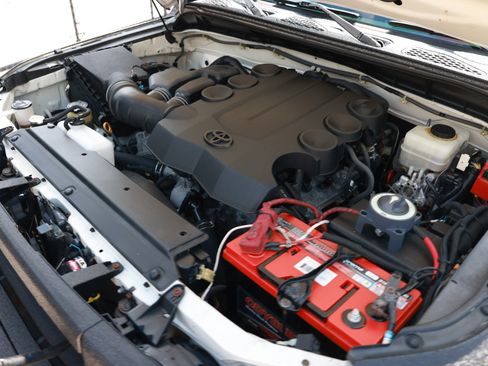 Used 2010 Toyota FJ Cruiser 4WD image 56