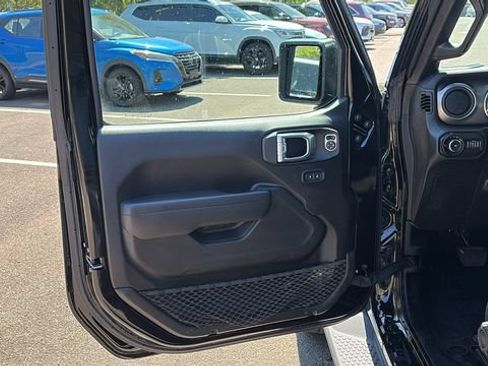 Used 2022 Jeep Wrangler Unlimited Sport w/ Sun And Sound Package AWD/4WD image 8