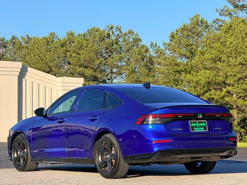 Used 2023 Honda Accord Sport image 8