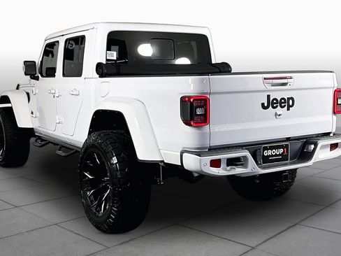 Used 2022 Jeep Gladiator Overland AWD/4WD image 11