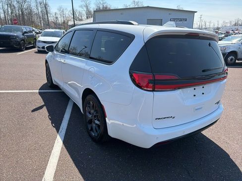 Certified 2021 Chrysler Pacifica Limited w/ Premium & Safety Sphere Group AWD/4WD image 4