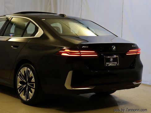 Certified 2024 BMW 530i xDrive w/ Premium Package image 8