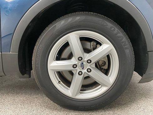 Used 2017 Ford Explorer XLT w/ Equipment Group 202A image 28