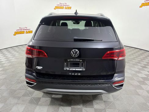 Used 2022 Volkswagen Taos SE FWD image 4