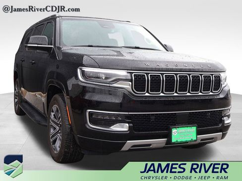 Used 2024 Jeep Wagoneer L Series II w/ Flexible Seating Group AWD/4WD image 6