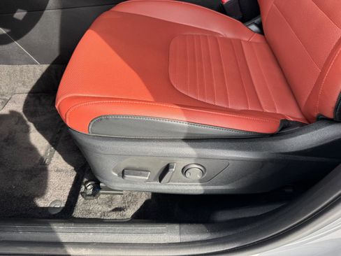 Used 2024 Kia Sportage SX image 24