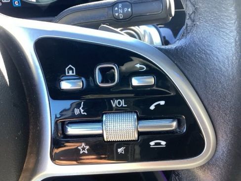 Used 2021 Mercedes-Benz GLB 250 4MATIC w/ Premium Package image 14