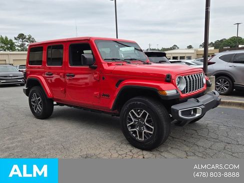 Used 2025 Jeep Wrangler Unlimited Sahara AWD/4WD image 20
