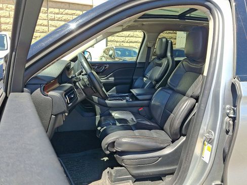 Used 2023 Lincoln Aviator Reserve w/ Equipment Group 201A AWD/4WD image 14
