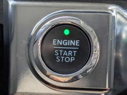 Used 2023 Ford F150 Lariat w/ Equipment Group 502A High image 31