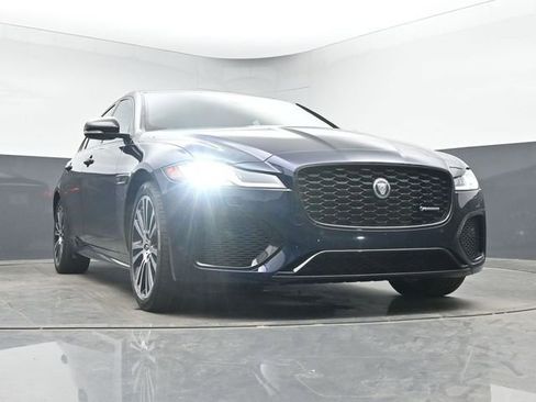 Used 2024 Jaguar XF R-Dynamic SE AWD/4WD image 11