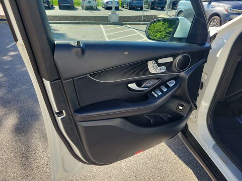 Used 2018 Mercedes-Benz GLC 300 4MATIC image 17